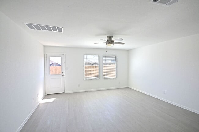 Building Photo - 1805 Stonechat