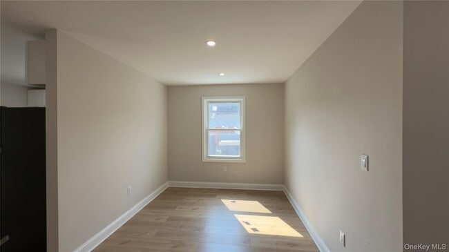 Building Photo - 120 Linden Ave