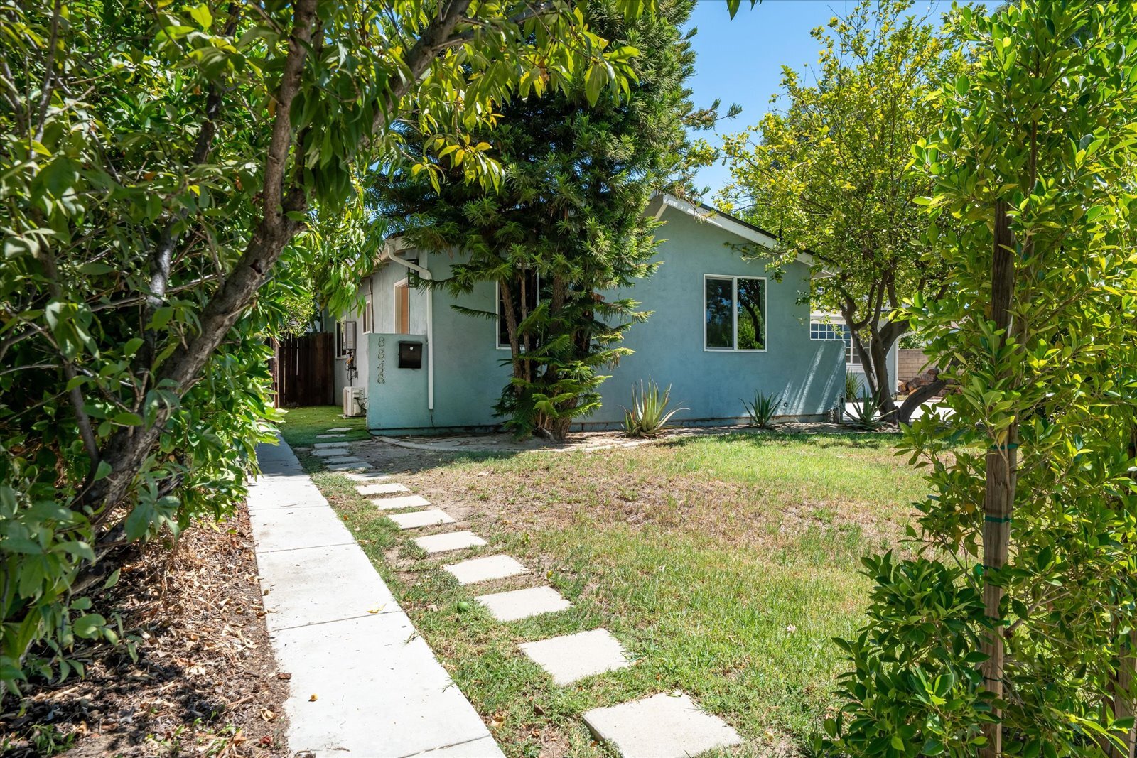 Building Photo - 8846 Laramie Ave