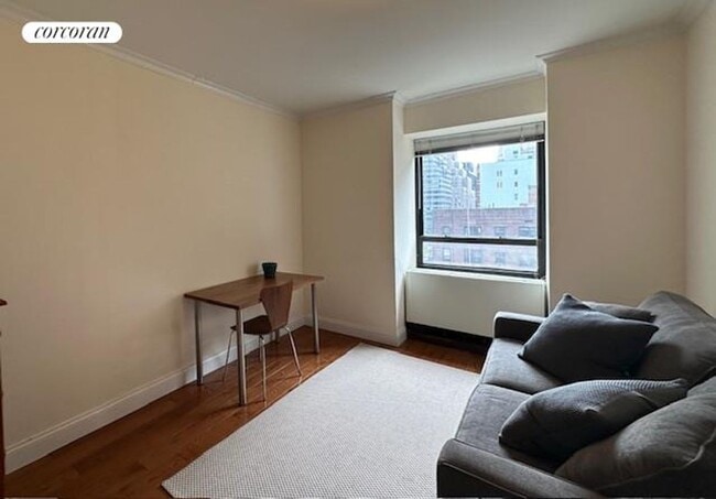 Building Photo - 240 E 47th St