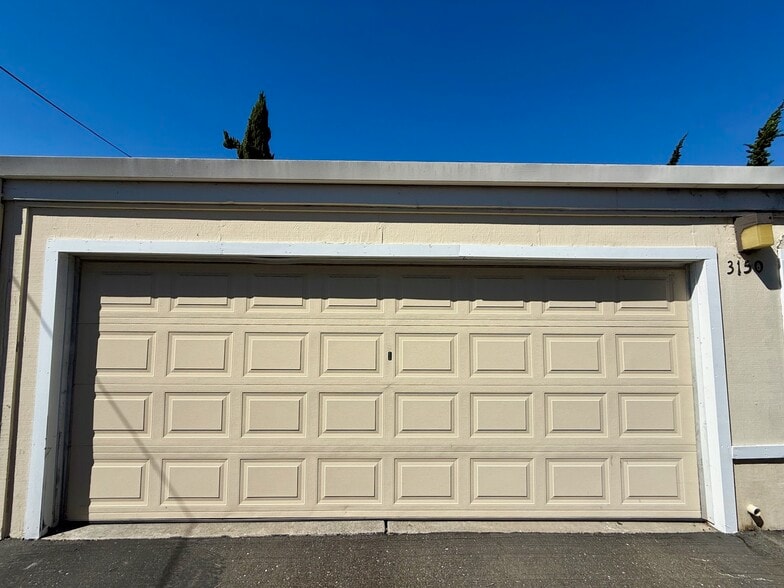 Garage closed - 3150 Landess Ave