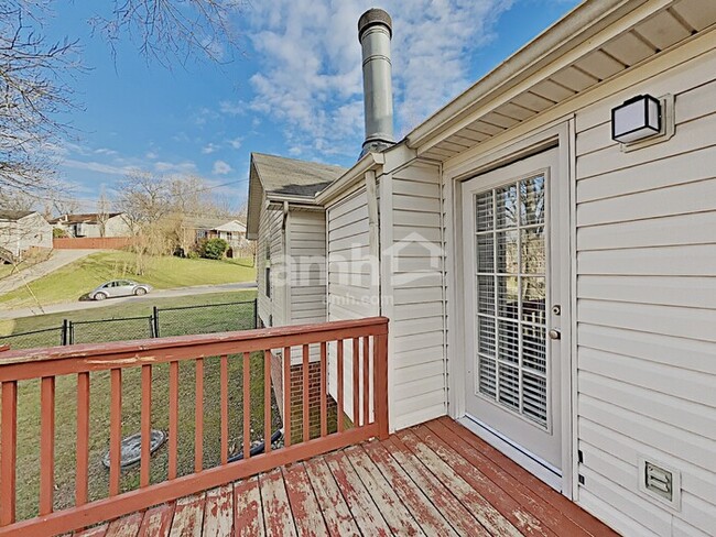 Building Photo - 111 Bennett Dr