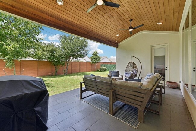 Building Photo - 1104 Scenic Oaks Dr