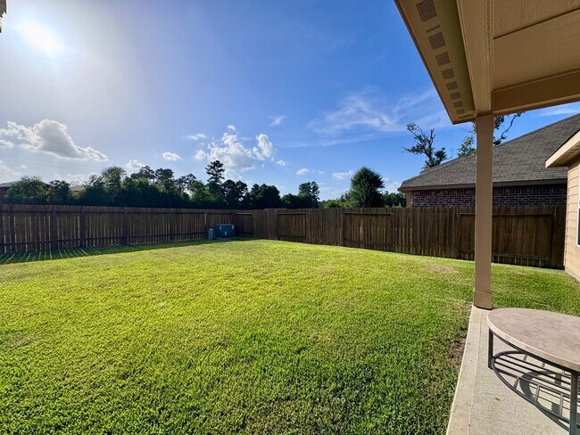 Building Photo - 21323 Echo Manor Dr