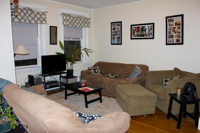 Building Photo - 447 Park Dr