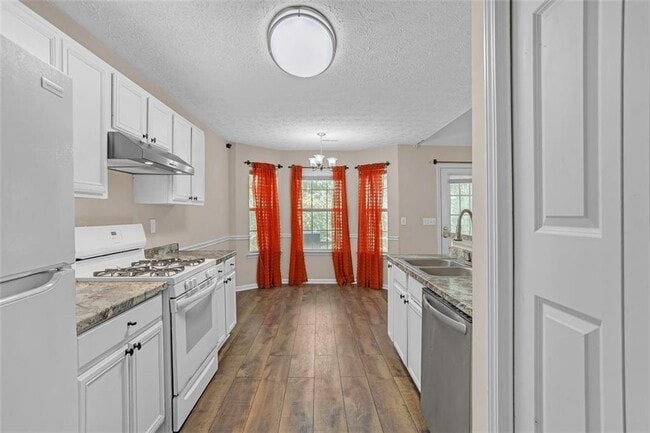 Building Photo - 1315 Sweetwater Ct