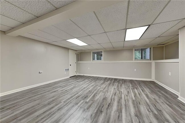 Building Photo - 2979 Marsh Ln SW