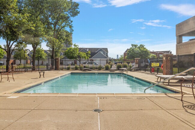 Building Photo - 250 E Harbortown Dr