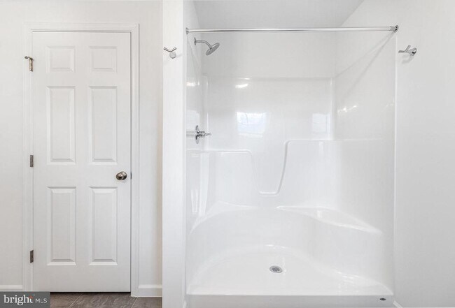 Building Photo - 7870 Briarwood Dr