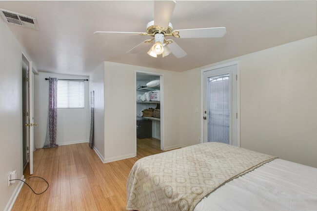 Building Photo - 510 E Belmont Ave