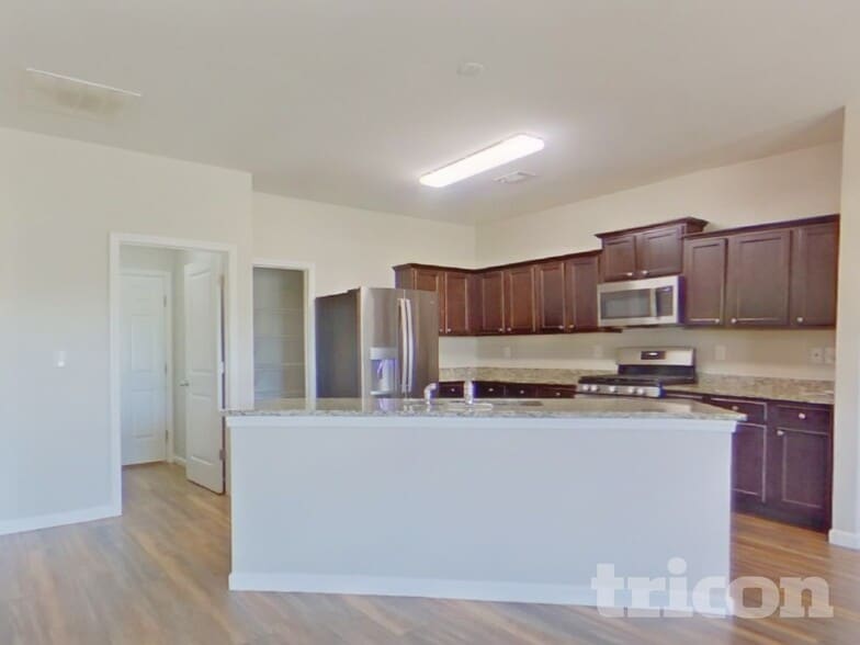 Building Photo - 731 Independence Ave