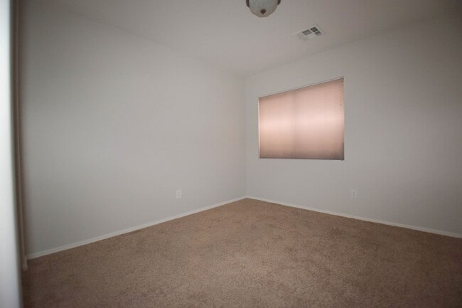 Building Photo - Beautiful Copper Basin Home!