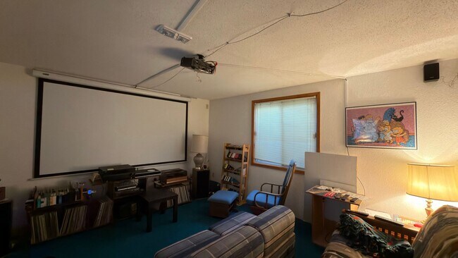 Building Photo - Great Furnished House In Fort Collins with all utilities included