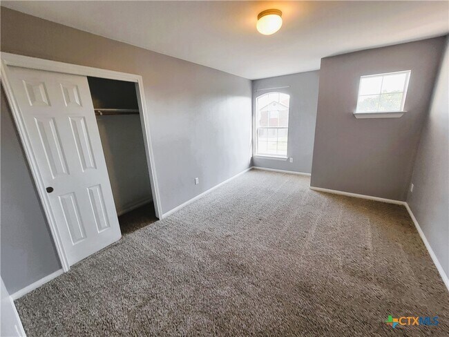 Building Photo - 610 Taurus Dr