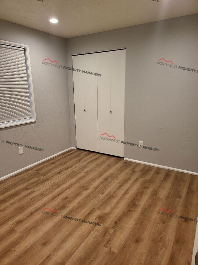 Building Photo - STATUS: AVAILABLE  | R320 | $1895