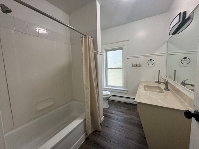 Building Photo - 325 Riverside Dr