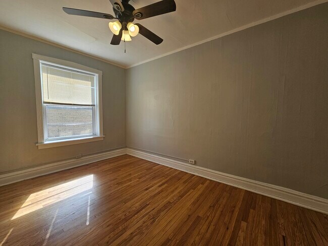 Building Photo - 4749 N Monticello Ave