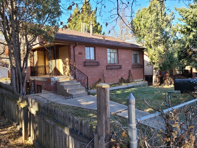 Front of Duplex - 951 9th St