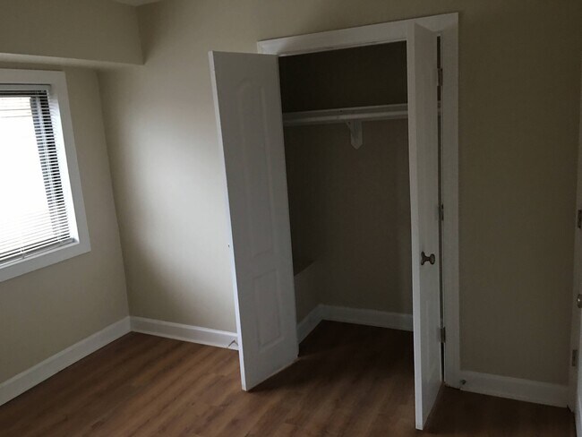 Building Photo - 6310 Hil-Mar Dr