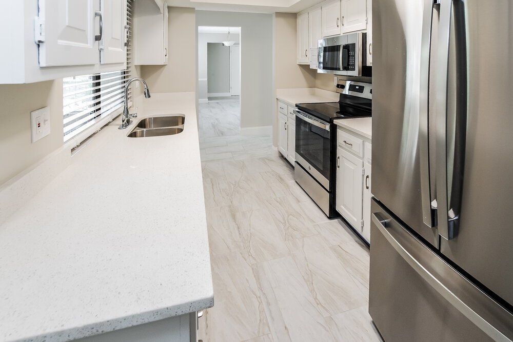Building Photo - 6173 Island Forest Dr