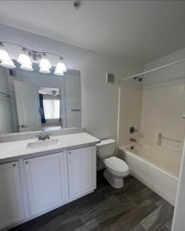 Building Photo - 2401 E Rio Salado Pky