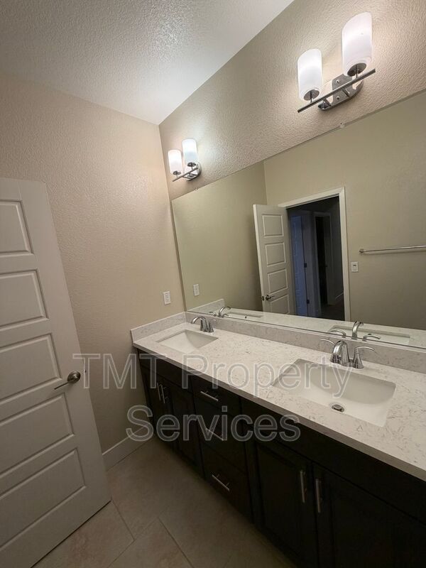Building Photo - 9554 Sauterne Way