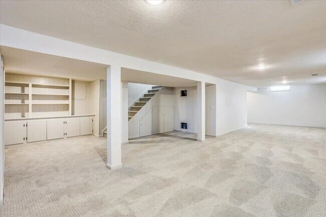 Building Photo - 6503 E 16th St N