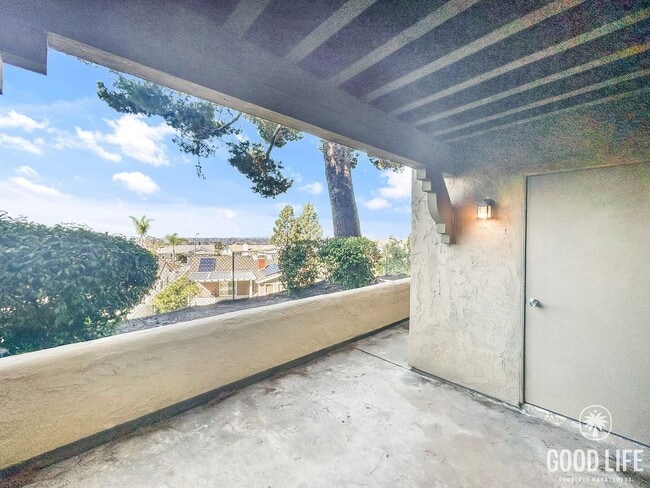 Building Photo - Beautiful 2BD/2BA Condo W/ Reserved Parkin...