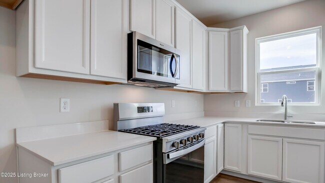 Building Photo - 1850 Washington Blvd