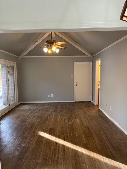 Building Photo - 2304 Canyon Valley Trl