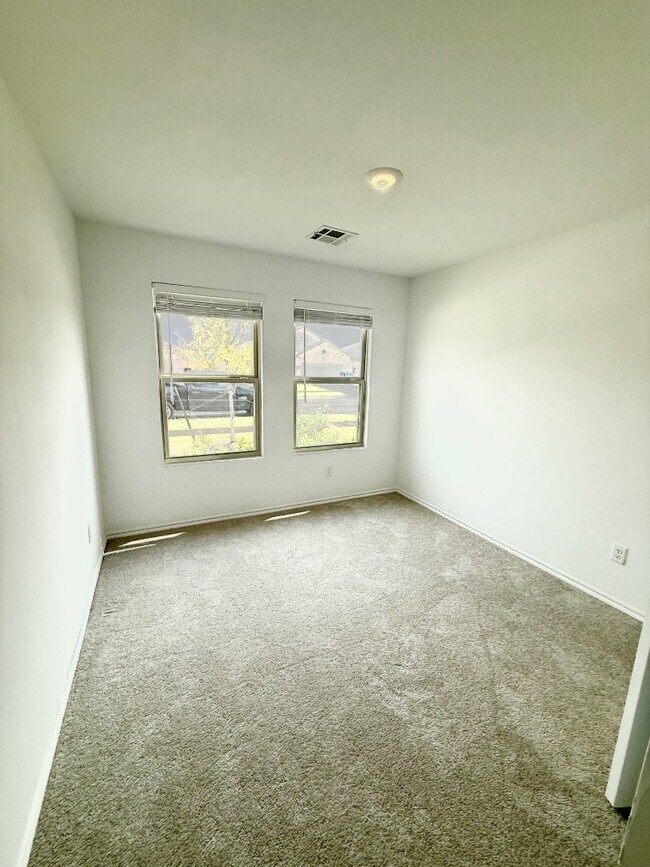 Building Photo - 3733 Palmetto Blf Dr