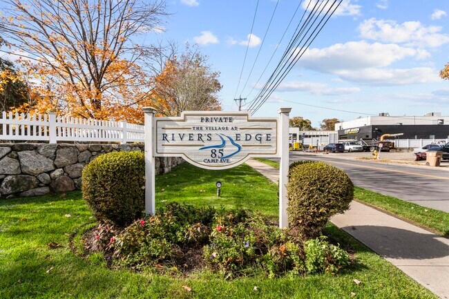 Building Photo - 85 Camp Ave