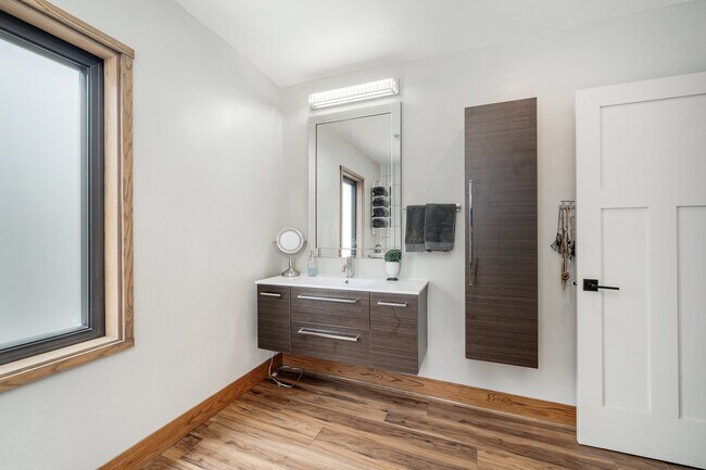 main level bathroom - 26539 E Shore Pl