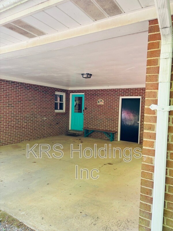Building Photo - 81 Rural Retreat Ln