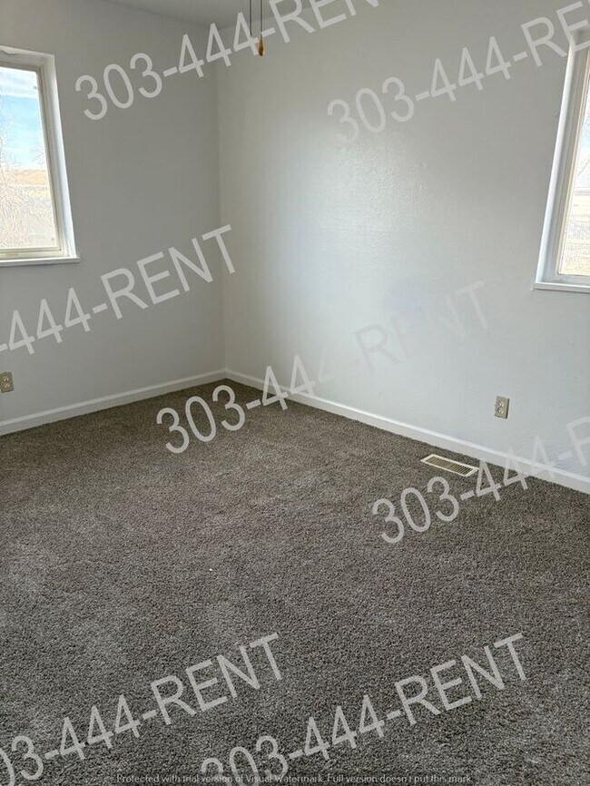 Building Photo - 3 Bedroom & 2 Bathroom Ranch Style Home in Montebello