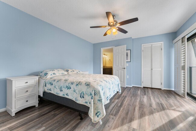 Building Photo - 1806 18th Ct