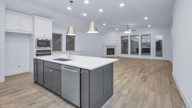 Building Photo - 42843 Manzano St