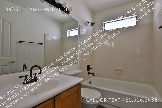 Building Photo - 4435 E Tanglewood Dr