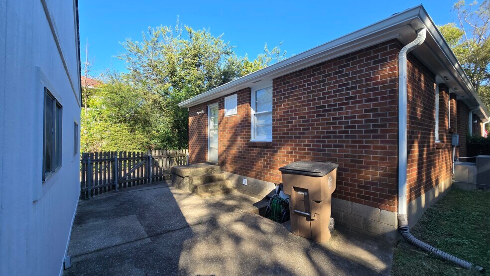 Building Photo - 3817 Burrus St