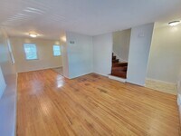 Building Photo - SPACIOUS TWO BEDROOM ONE BATH DUPLEX!! GREAT AMENITIES, LOCATION, AND PRICE!