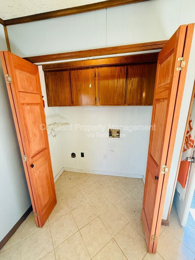 Building Photo - 934 Waluhiyi Trail