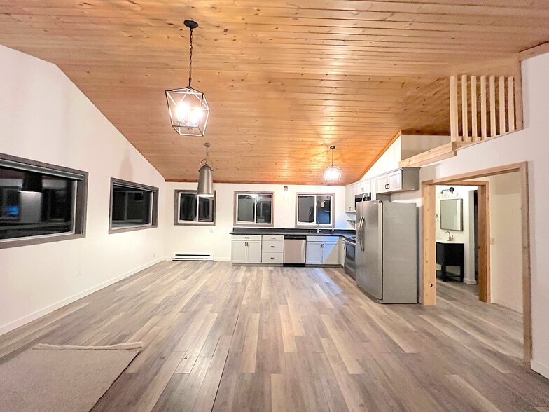 Building Photo - 1150 Hidden Ranch Rd