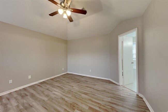 Building Photo - 17918 Seven Pines Dr