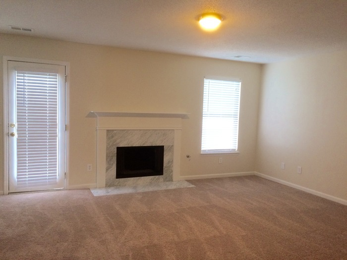 Building Photo - 6095 Trotters Cir