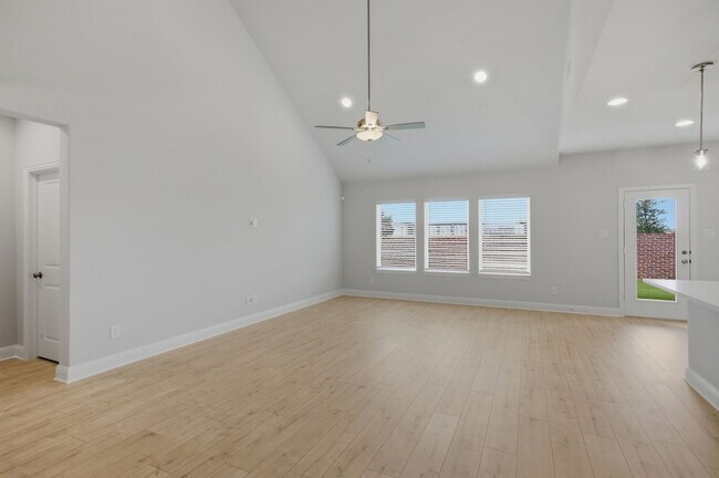 Building Photo - 1224 Redcoat Dr