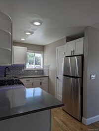 Building Photo - 1735 N Gardiner Dr