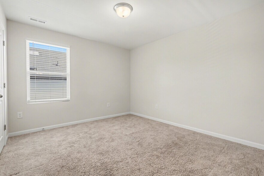 Building Photo - 653 Rawls Dr
