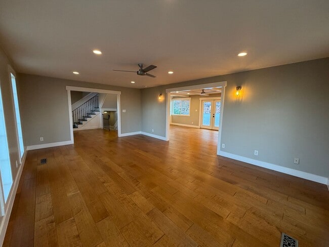 Building Photo - SPACIOUS PROPERTY DOWNTOWN FOR RENT!