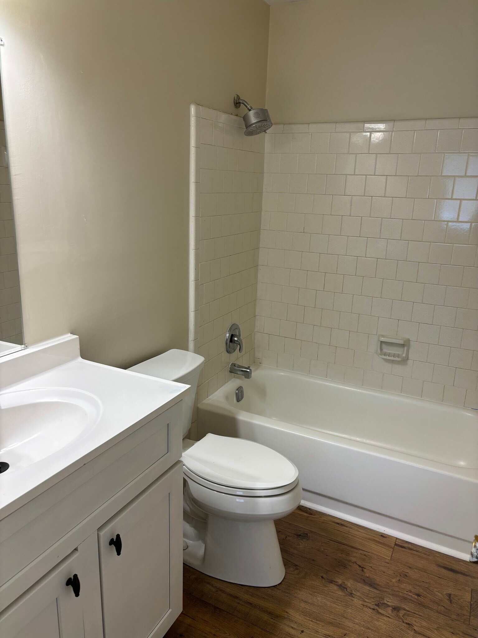Building Photo - 923 Pine Oak Trl