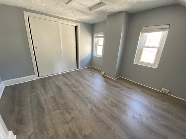 Building Photo - 112 Walnut St